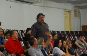 Reajuste de salário divide a Câmara