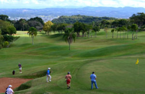 Torneio de golfe da APAE lota Country Club