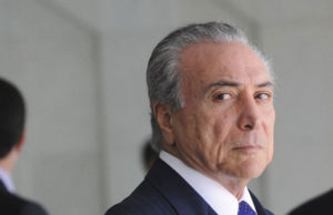 Temer nega crise, diz que continua na articulação e defende governo Dilma