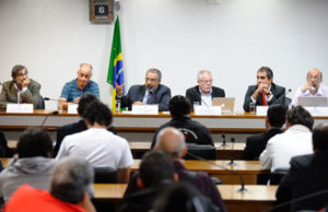 Pequenos partidos e OAB criticam proposta de reforma política em análise na Câmara