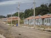 Moradores podem conferir as listas das vistorias das casas do Residencial Viver Bem