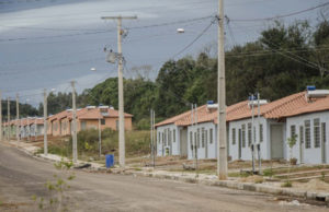 Moradores podem conferir as listas das vistorias das casas do Residencial Viver Bem