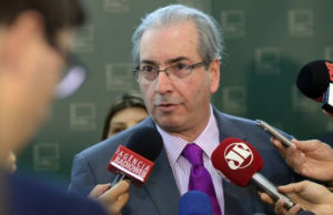 Cunha: parecer sobre impeachment de Dilma fica pronto amanhã