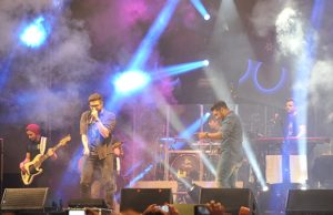 Henrique e Juliano cantam e encantam em Santa Cruz