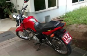 BM prende foragido e recupera moto roubada em Santa Cruz