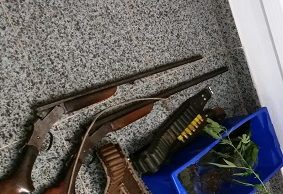 Polícia prende dois e apreende armas em Taquari