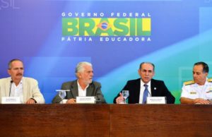 Governo estuda multa para quem mantiver focos de Aedes aegypti em casa