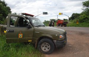 BM cumpre promessa e fecha bairro após homicídio