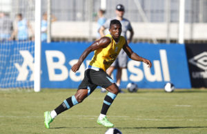 Estreia de Bolaños é novamente adiada