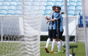 Grêmio vence o Coritiba por 1 a 0 e lidera o grupo B da Primeira Liga