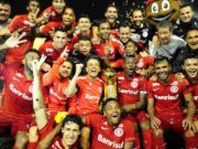 Um ponto e uma taça