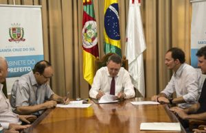 Assinado termo de preservação de enxames de abelhas no perímetro urbano de Santa Cruz