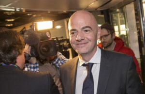 Ex-secretário-geral da Uefa, Gianni Infantino é eleito presidente da Fifa