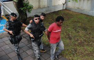 Dupla é presa pela BM após assalto à empresa em Santa Cruz