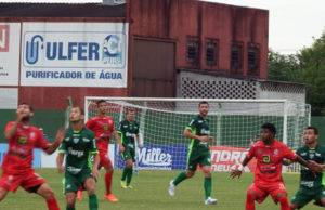 Avenida briga com o Galo para entrar no G5