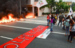 Protestos contra impeachment fecham rodovias em 8 estados e em Brasília