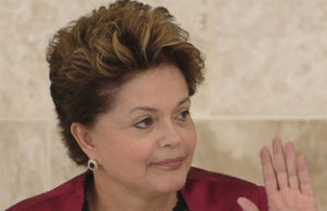 Por 55 a 22 votos, Senado abre processo de impeachment e afasta Dilma