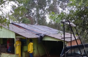 Moradores do interior atingidos pelo granizo recebem auxílio