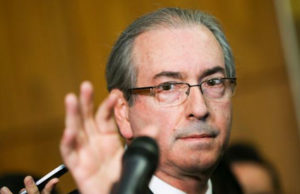 Eduardo Cunha renuncia à Presidência da Câmara