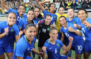 Brasil supera Austrália nos pênaltis e vai à semifinal do futebol feminino