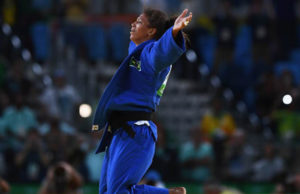 Rafaela Silva conquista 1º ouro do Brasil