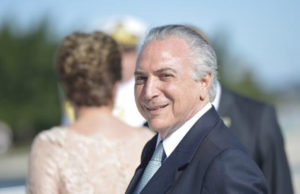 Michel Temer toma posse como presidente e terá mandato até 2018