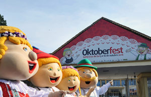 32ª Oktoberfest começa hoje com muita música e diversão