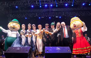 A alegria toma conta com a abertura da 32ª Oktoberfest