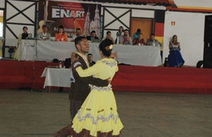 Enart: Nos passos ritmados da dança de salão