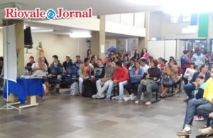 Fila para conseguir uma vaga