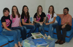 Candidatas a Glamour Girl visitam o Riovale