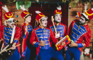 Orquestra de Brinquedos faz apresentação amanhã