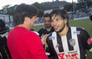Volante Arthur Santos retorna ao Santa Cruz