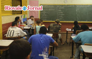 Só 7,3% dos alunos atingem aprendizado adequado em matemática no ensino médio