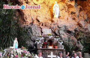 Domingo é noite de Procissão até a Gruta