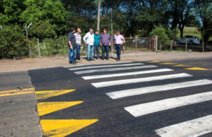 Prefeitura implanta faixas elevadas na Avenida Orlando Oscar Baumhardt