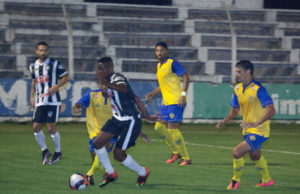 Santa Cruz volta a vencer: 2 a 0