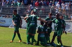 Ave-Cruz: Avenida vence clássico e é líder