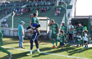 Avenida perde o clássico nos Eucaliptos