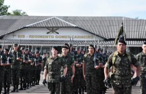 Militares celebram o 19 de abril em Santa Cruz