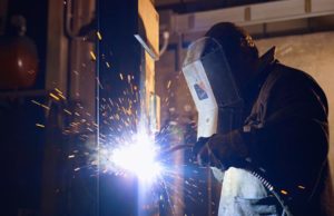 Dia do Metalúrgico: Trabalhadores que têm o desenvolvimento nas mãos