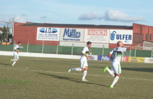Avenida derrota o Pelotas e enfrenta o Esportivo nas quartas-de-final