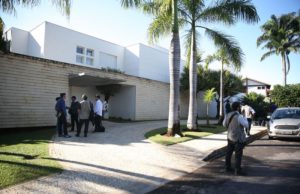 Defesa de Aécio tentará reverter afastamento do senador no STF