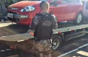 Brigada recupera veículo roubado