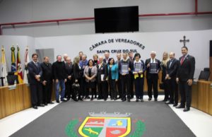 Lions Clube recebe homenagem da Câmara de Vereadores