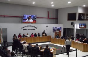 Moradores do Viver Bem aguardam respostas da Caixa Econômica Federal
