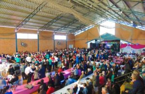 Novo Cabrais: Grupos de terceira idade participam de baile