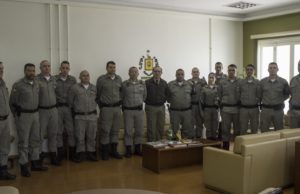 PMs que recusaram suborno de R$ 1 milhão são recebidos por Comando da BM