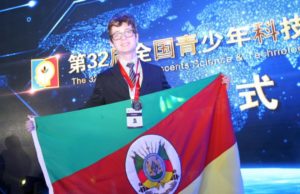 Gaúcho conquista medalha de prata em Feira de Ciências na China