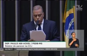 Câmara vota parecer sobre denúncia contra Temer